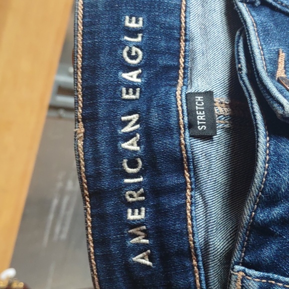 American Eagle Hi-Rise Artist Flare Jeans (Short) - Picture 5 of 7